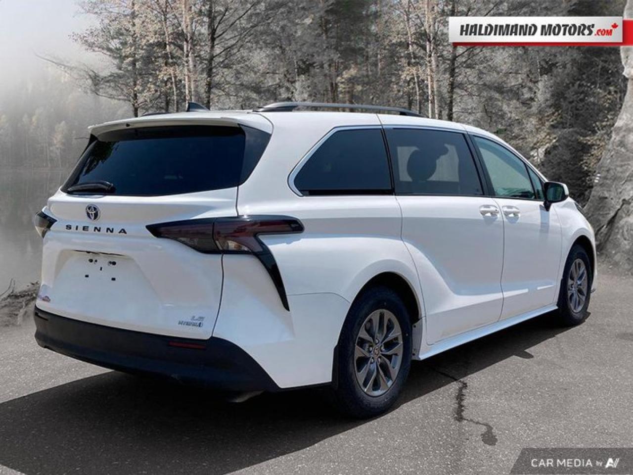 2023 Toyota Sienna LE AWD | 8-Passenger | Hybrid | Adaptive Cruise Photo4