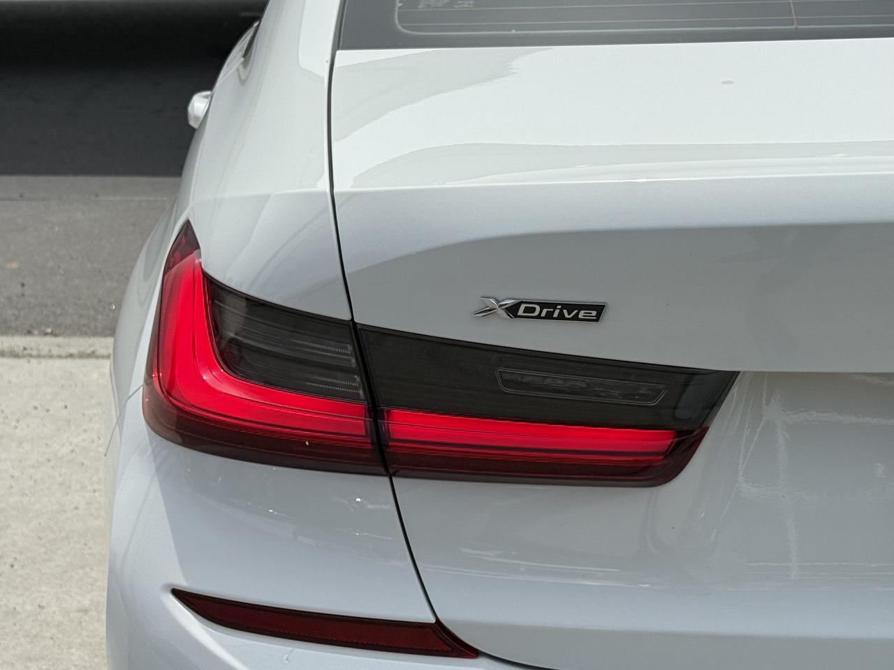 2019 BMW 3 Series //M SPORT | SUNROOF | HEAD UP DISPLAY - Photo #14