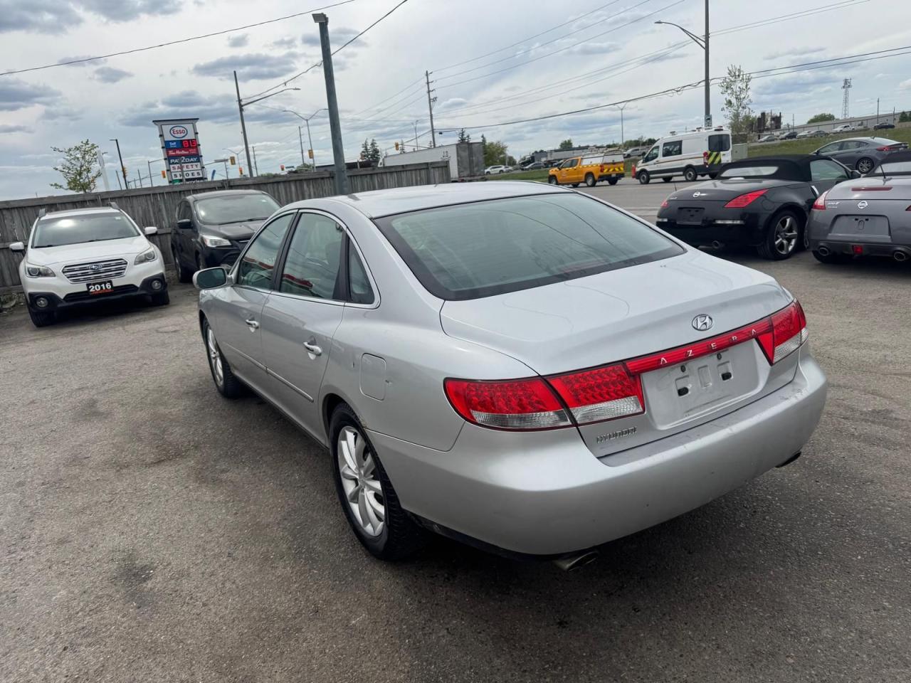 2006 Hyundai Azera AS IS, PREMIUM, WELL SERVICED, RUNS GREAT Photo2