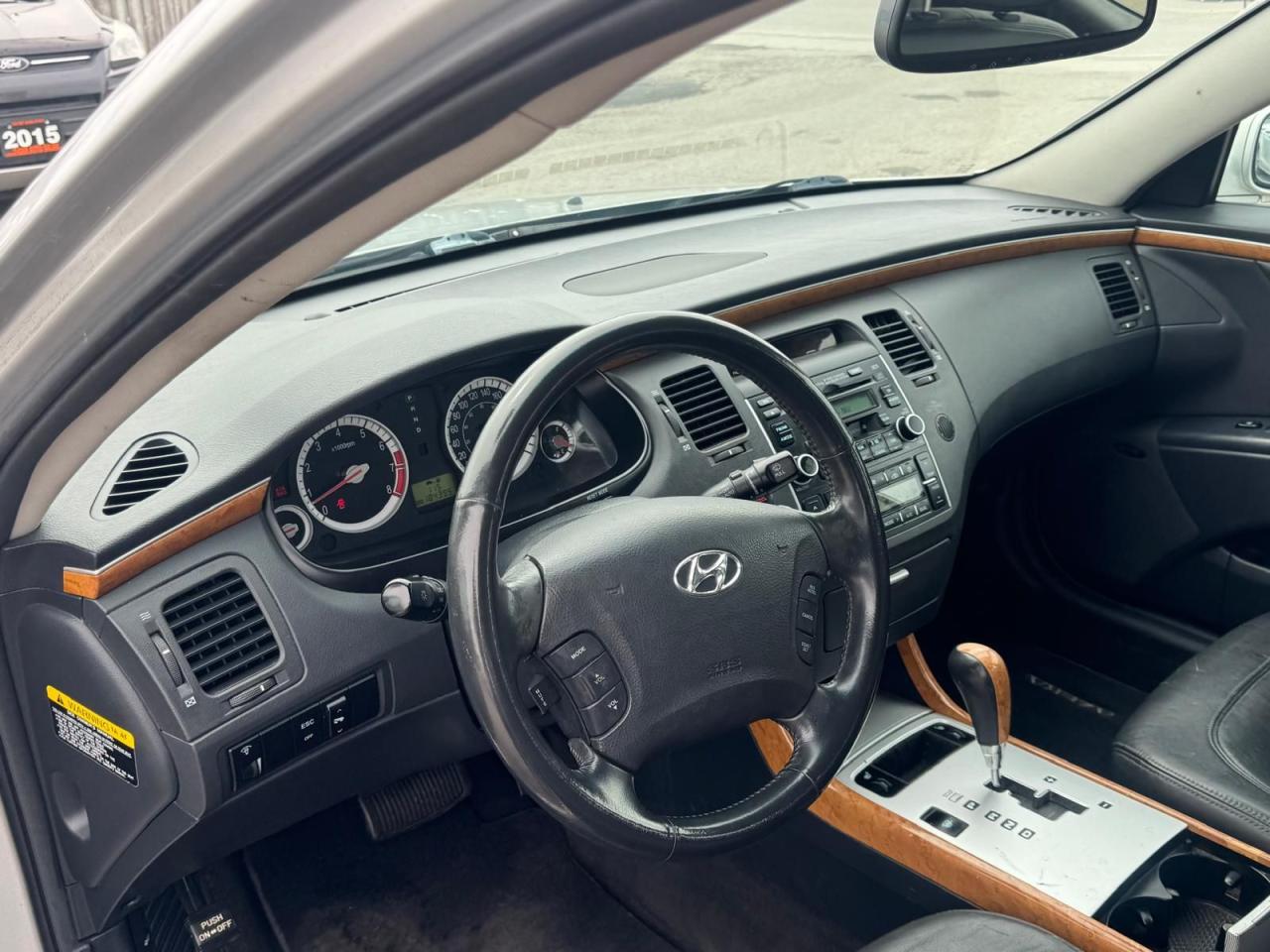 2006 Hyundai Azera AS IS, PREMIUM, WELL SERVICED, RUNS GREAT - Photo #10