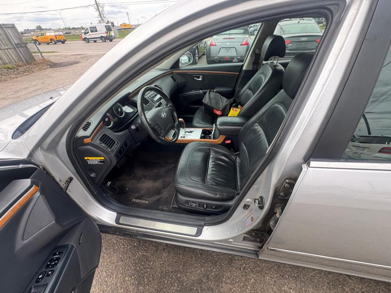 2006 Hyundai Azera AS IS, PREMIUM, WELL SERVICED, RUNS GREAT - Photo #13
