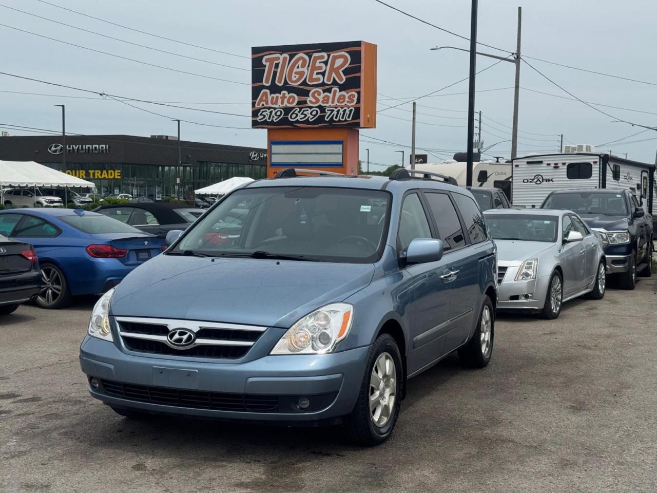 2008 Hyundai Entourage 