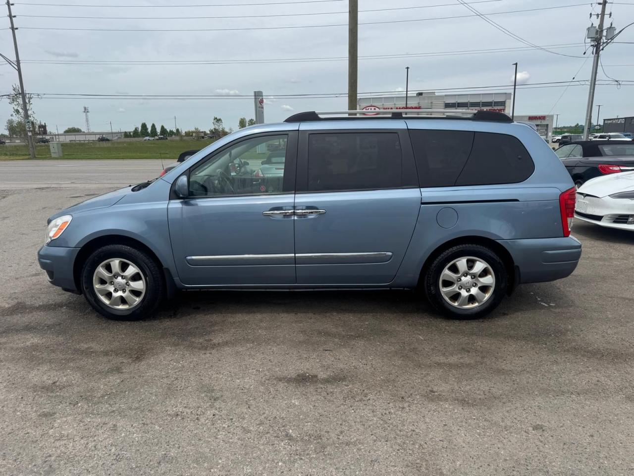 2008 Hyundai Entourage GLS, LEATHER, ALLOYS, DVD, ONLY 71KMS, CERTIFIED - Photo #2