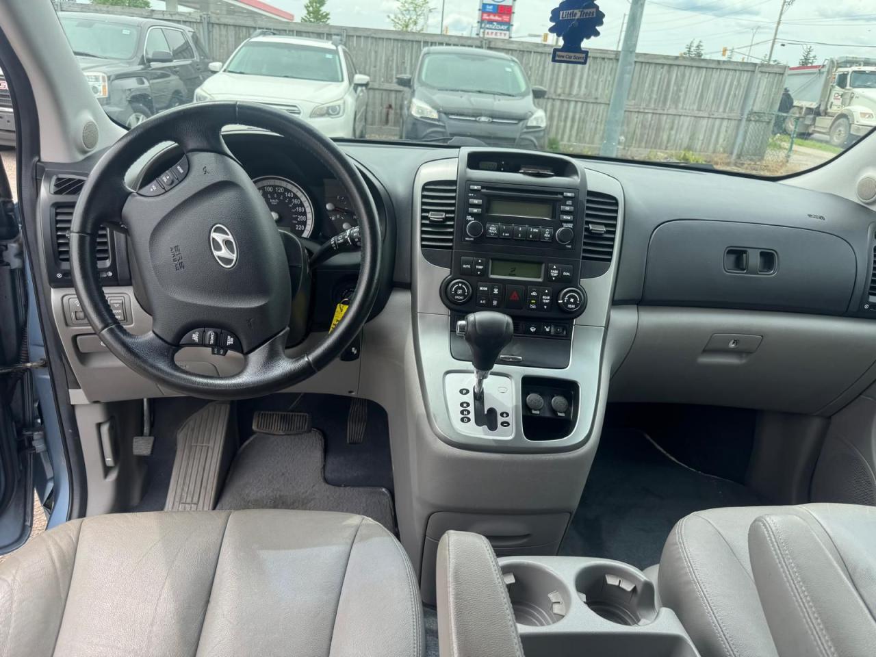 2008 Hyundai Entourage GLS, LEATHER, ALLOYS, DVD, ONLY 71KMS, CERTIFIED - Photo #10