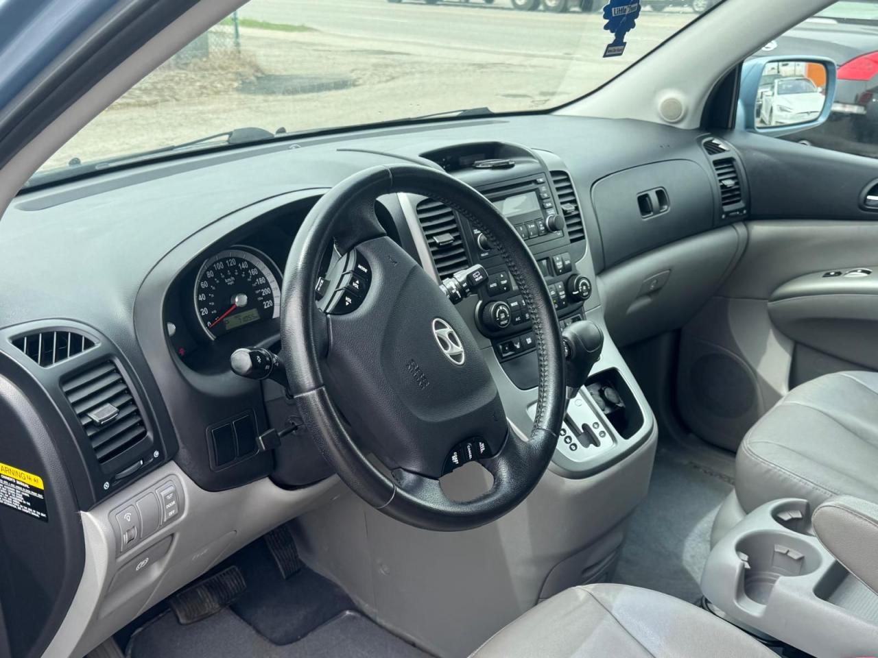 2008 Hyundai Entourage GLS, LEATHER, ALLOYS, DVD, ONLY 71KMS, CERTIFIED - Photo #16