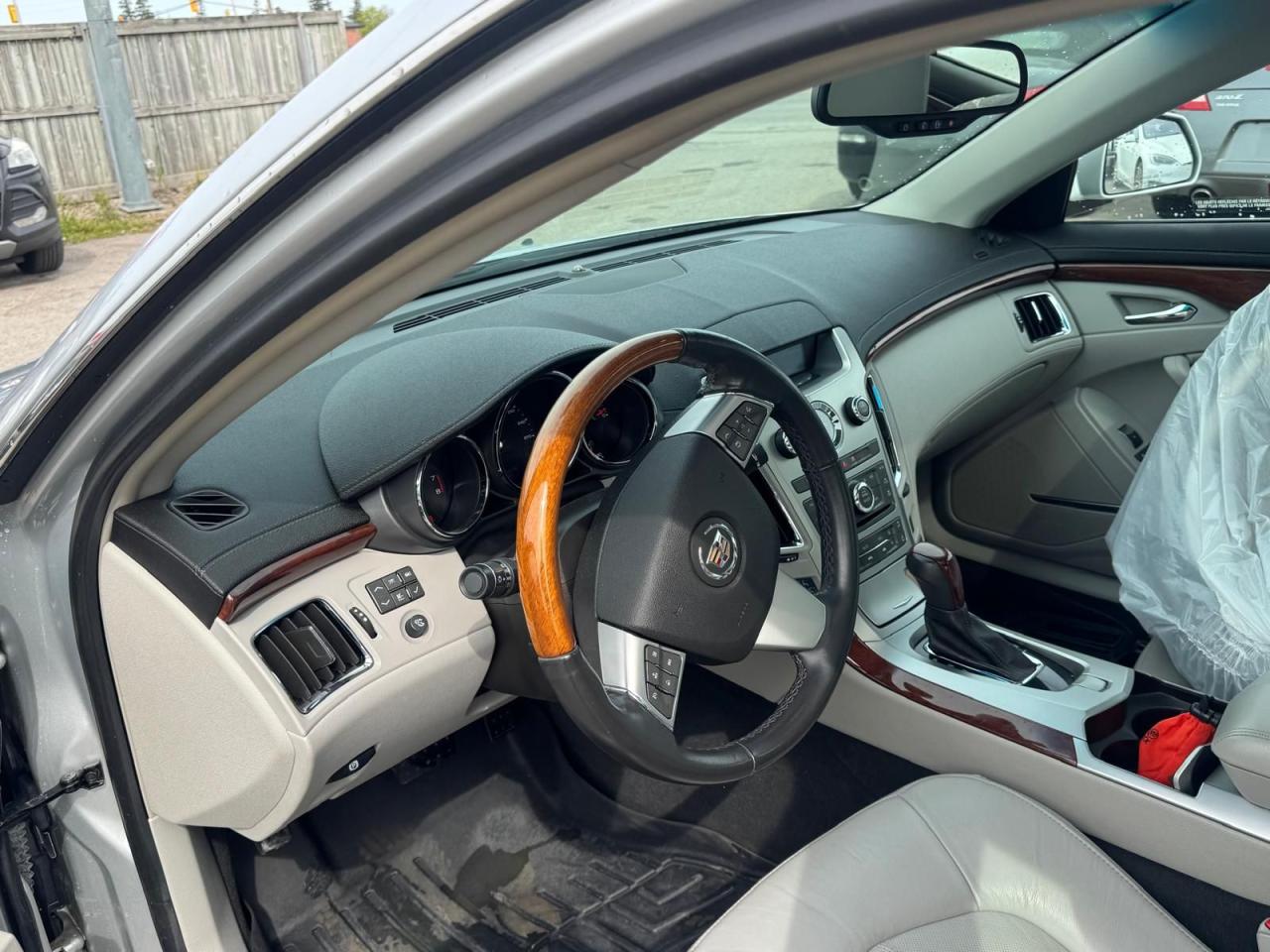 2010 Cadillac CTS AWD, 3.0L V6, ONLY 73,000KMS, VERY CLEAN, CERT - Photo #9