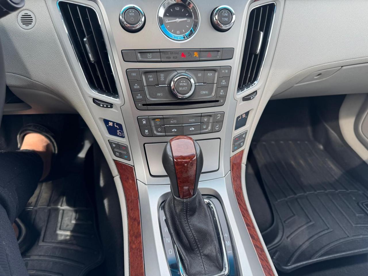 2010 Cadillac CTS AWD, 3.0L V6, ONLY 73,000KMS, VERY CLEAN, CERT - Photo #11