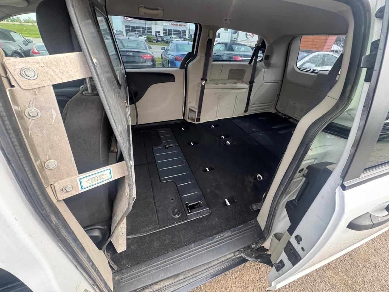 2018 Dodge Grand Caravan AS IS, CARGO VAN/PASSENGER, RUNS GREAT - Photo #12