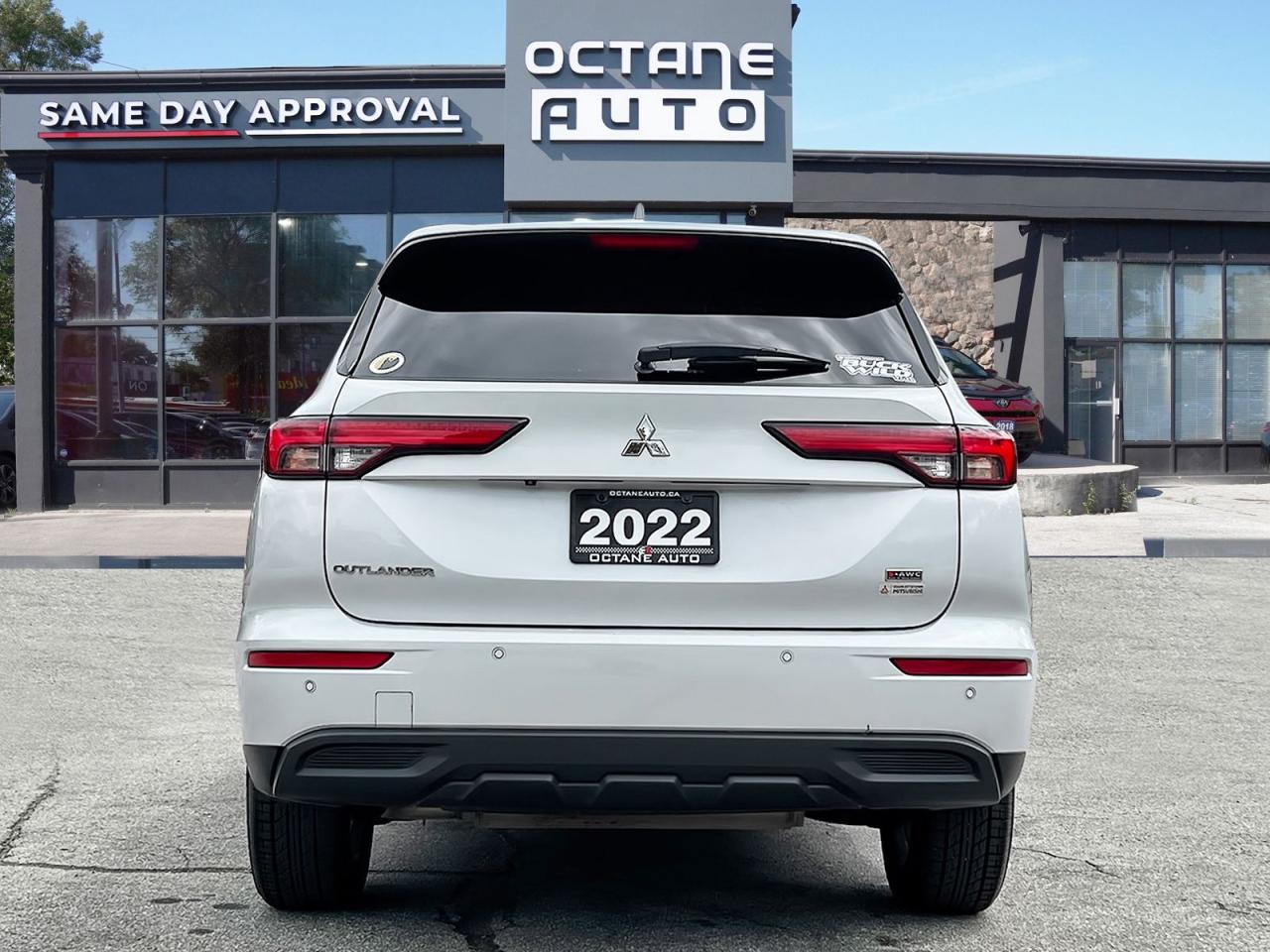 2022 Mitsubishi Outlander ES 4WD - Photo #5