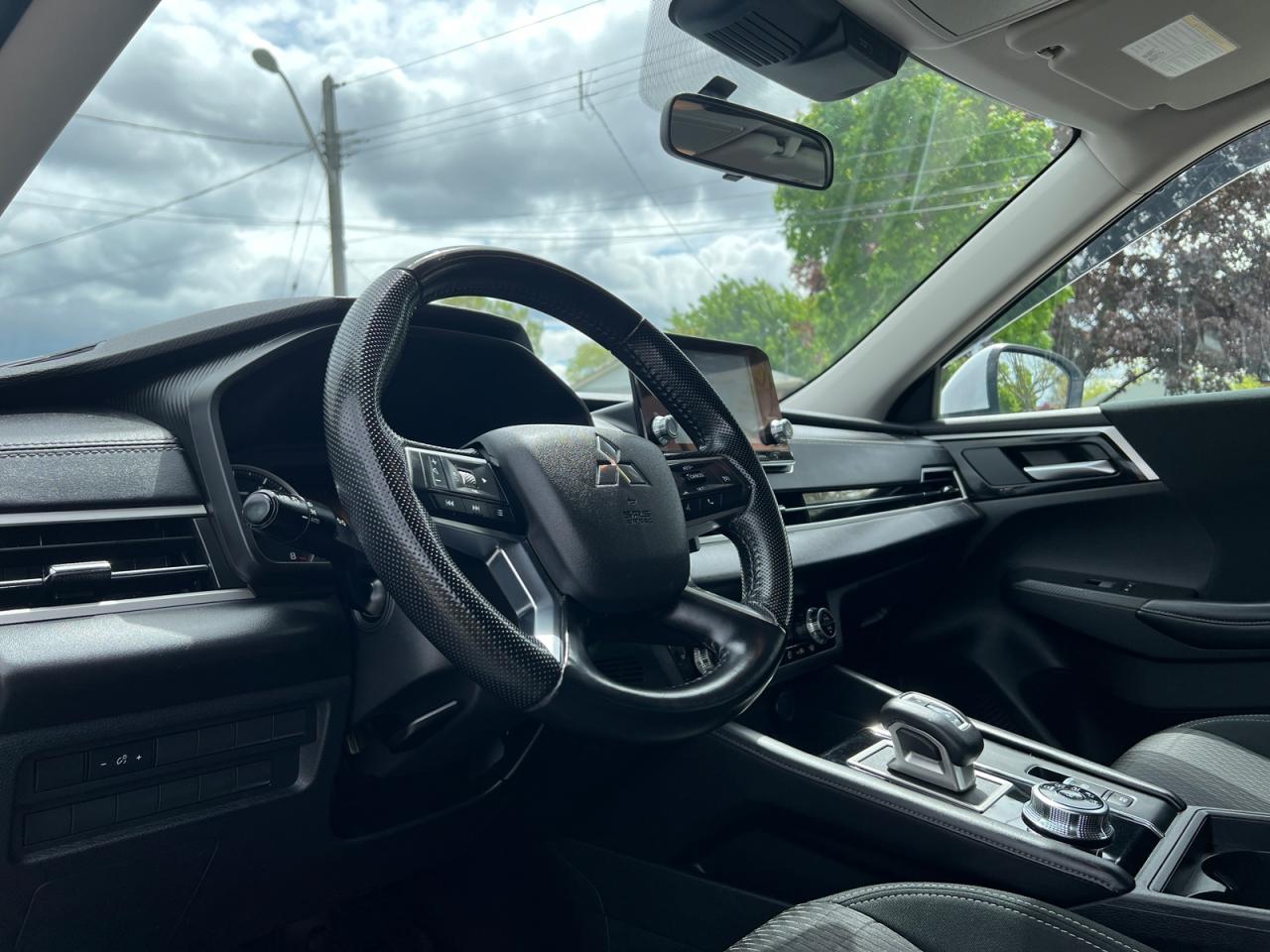 2022 Mitsubishi Outlander ES S-AWC - Photo #9