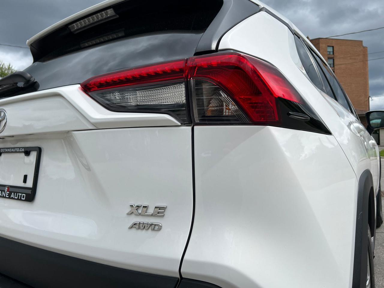 2021 Toyota RAV4 XLE AWD - Photo #6