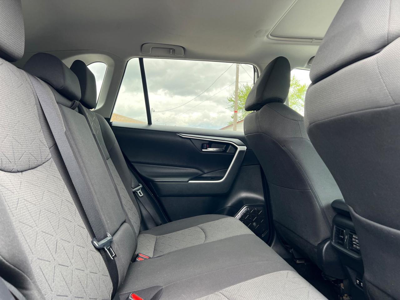 2021 Toyota RAV4 XLE AWD - Photo #8