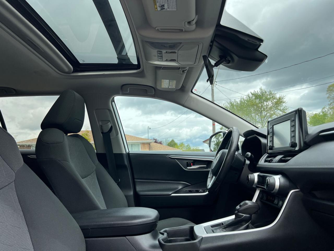 2021 Toyota RAV4 XLE AWD - Photo #9