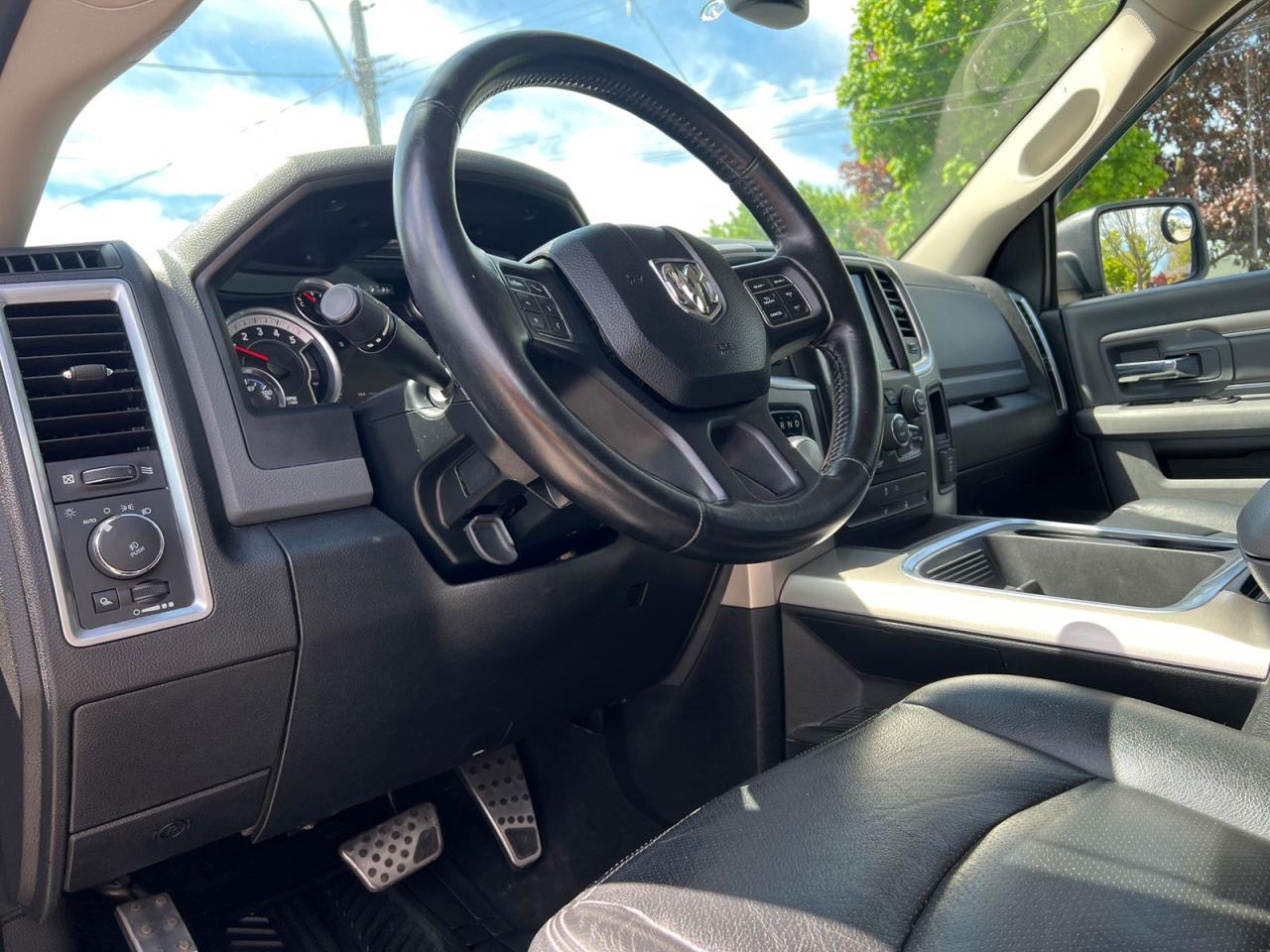 2018 RAM 1500 SLT Crew Cab LWB 4WD - Photo #9