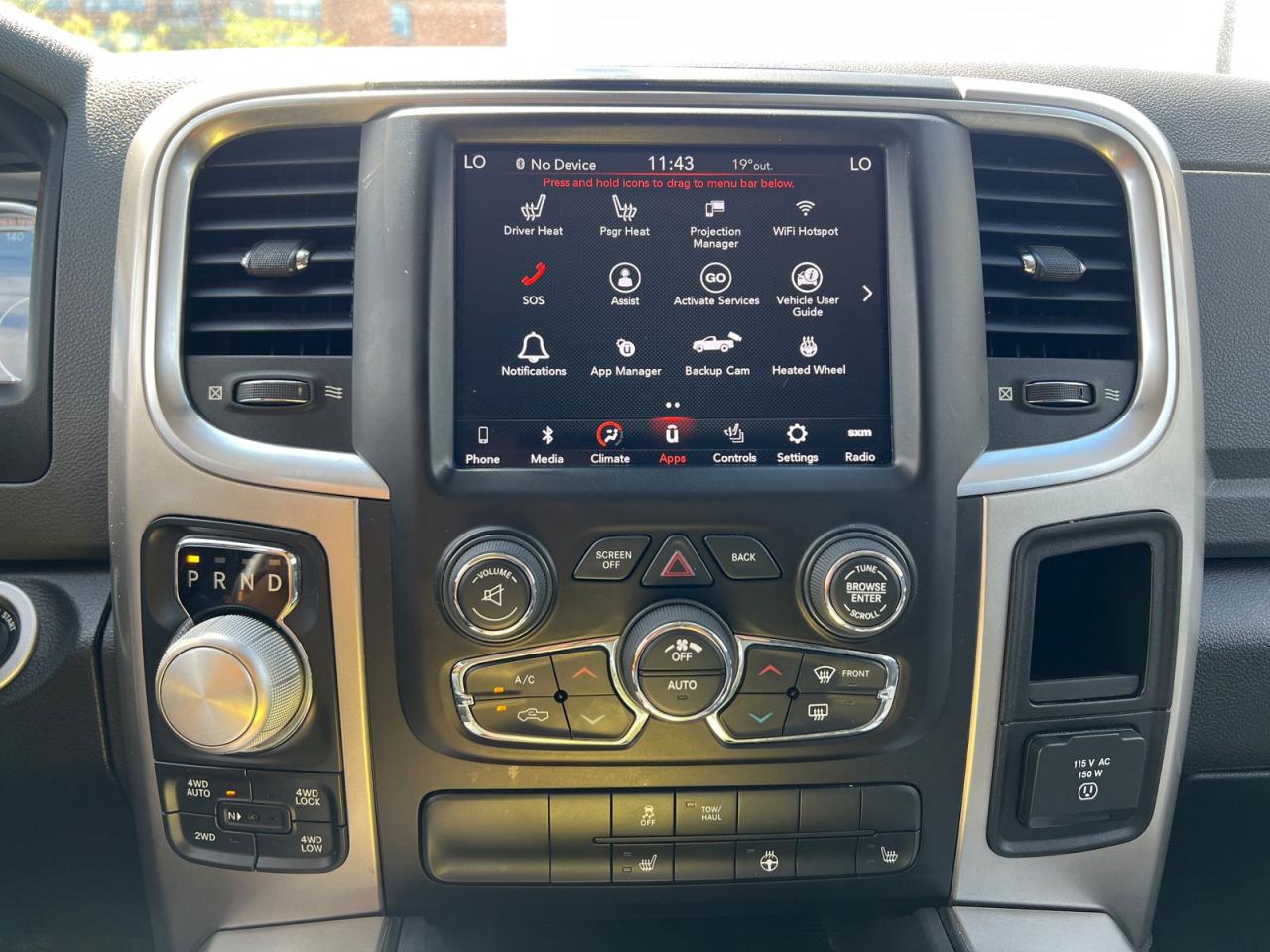 2018 RAM 1500 SLT Crew Cab LWB 4WD - Photo #13
