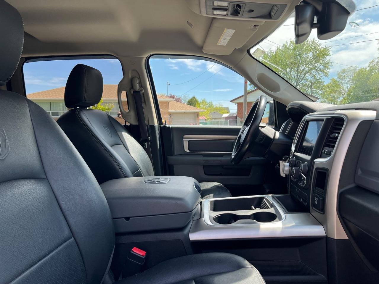2018 RAM 1500 SLT Crew Cab LWB 4WD - Photo #17