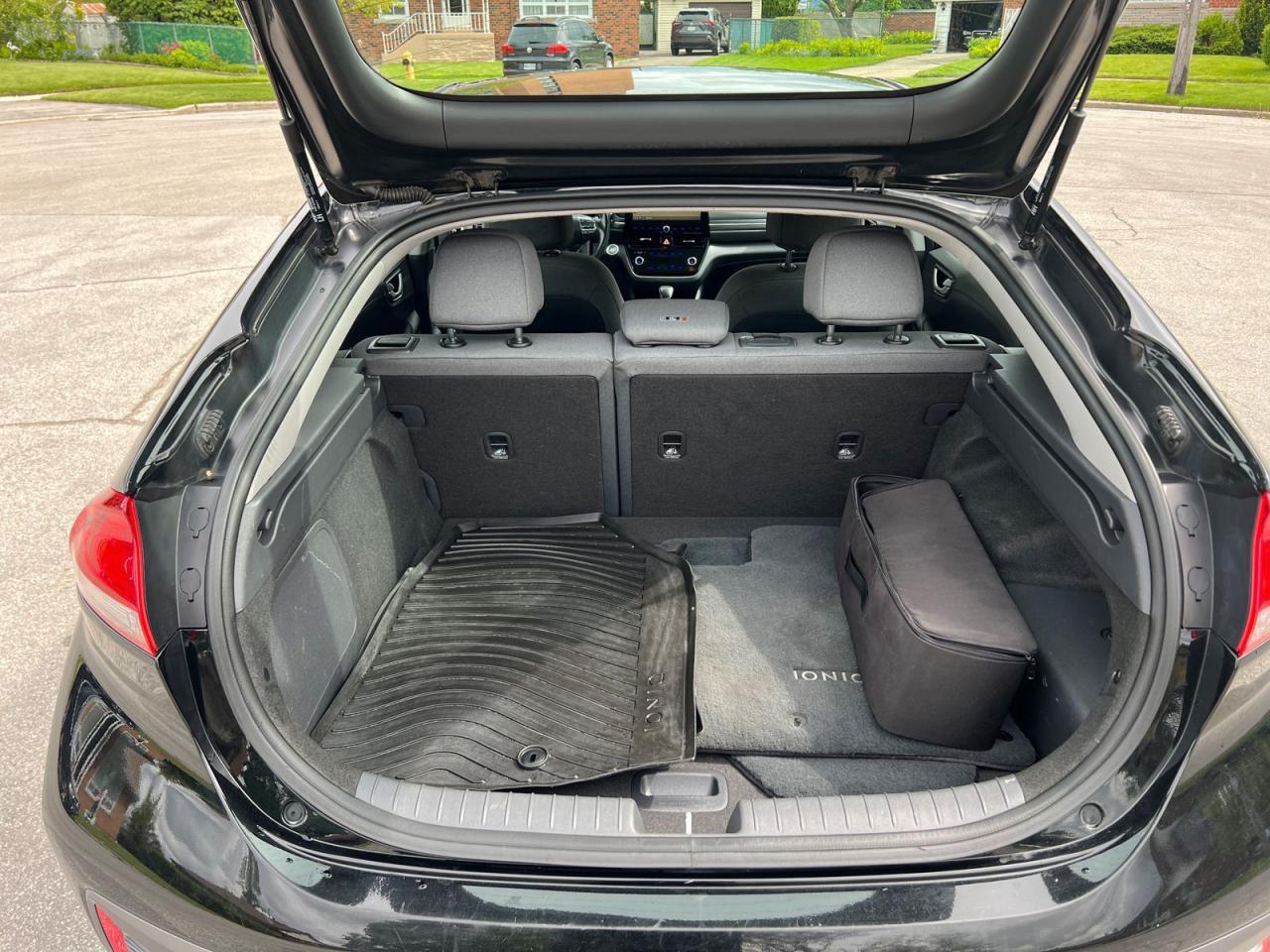 2020 Hyundai IONIQ Plug-In Hybrid Preferred Hatchback - Photo #4