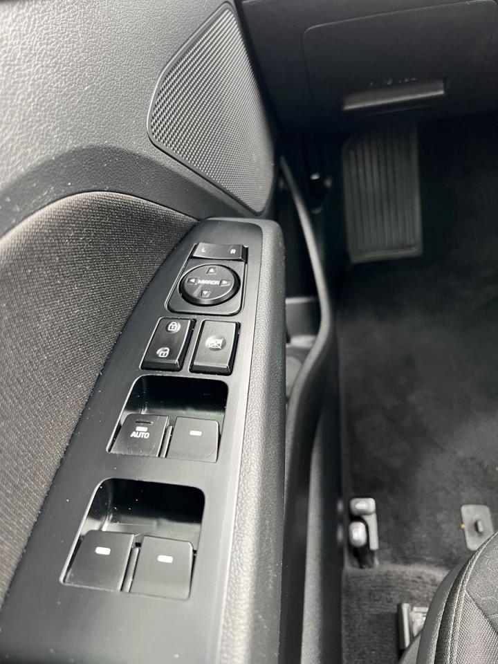 2020 Hyundai Elantra Preferred - Photo #17