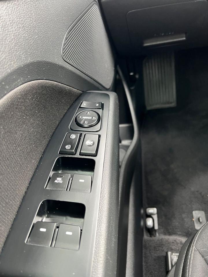 2020 Hyundai Elantra Preferred - Photo #17