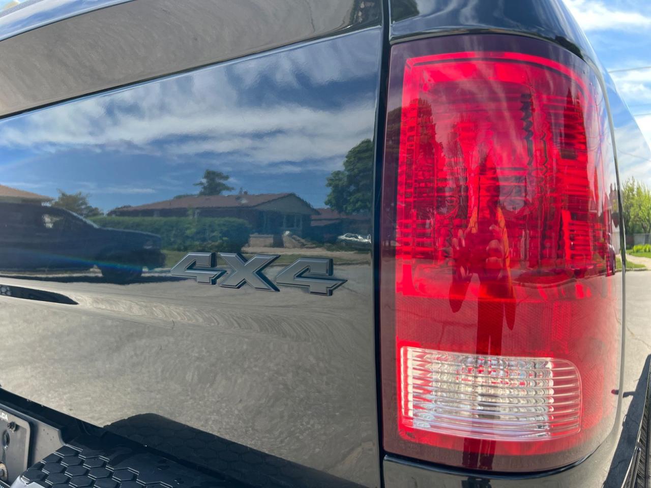 2018 RAM 1500 SLT Crew Cab LWB 4WD - Photo #7