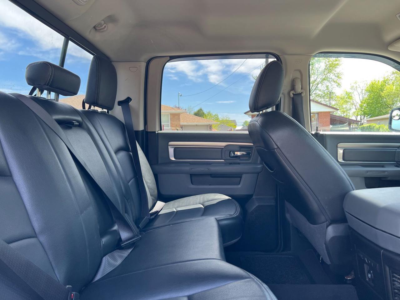 2018 RAM 1500 SLT Crew Cab LWB 4WD - Photo #16