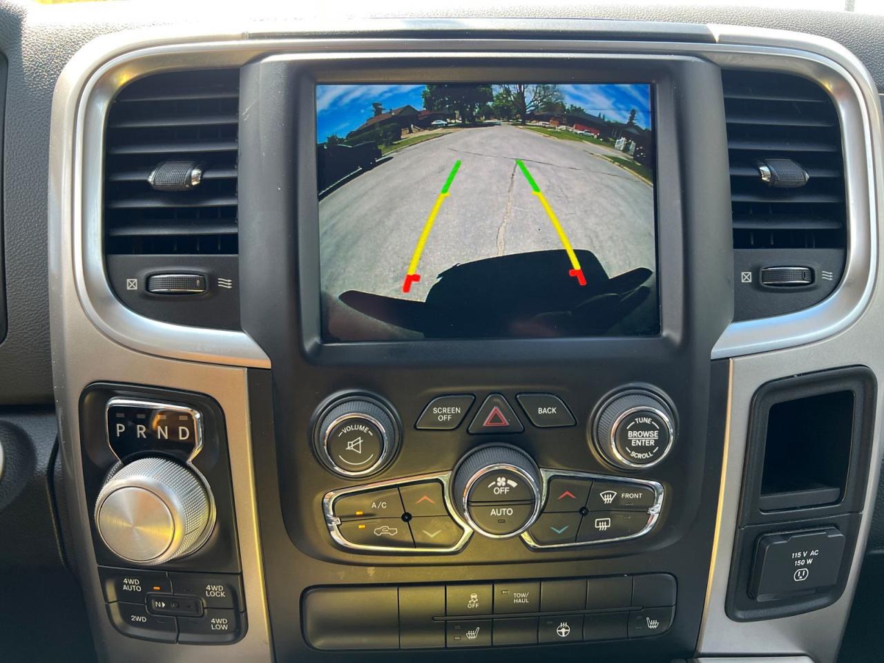 2018 RAM 1500 SLT Crew Cab LWB 4WD - Photo #12