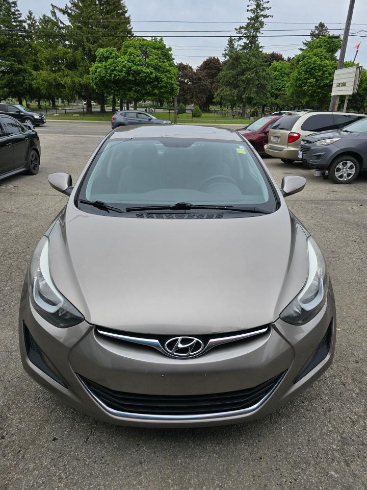 2014 Hyundai Elantra GL - Photo #4