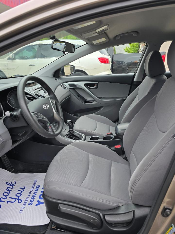 2014 Hyundai Elantra GL - Photo #7