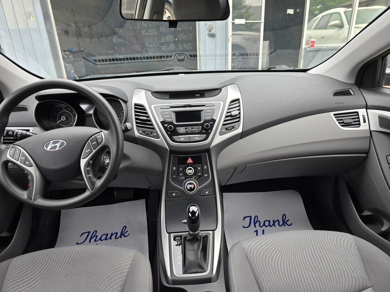 2014 Hyundai Elantra GL - Photo #14