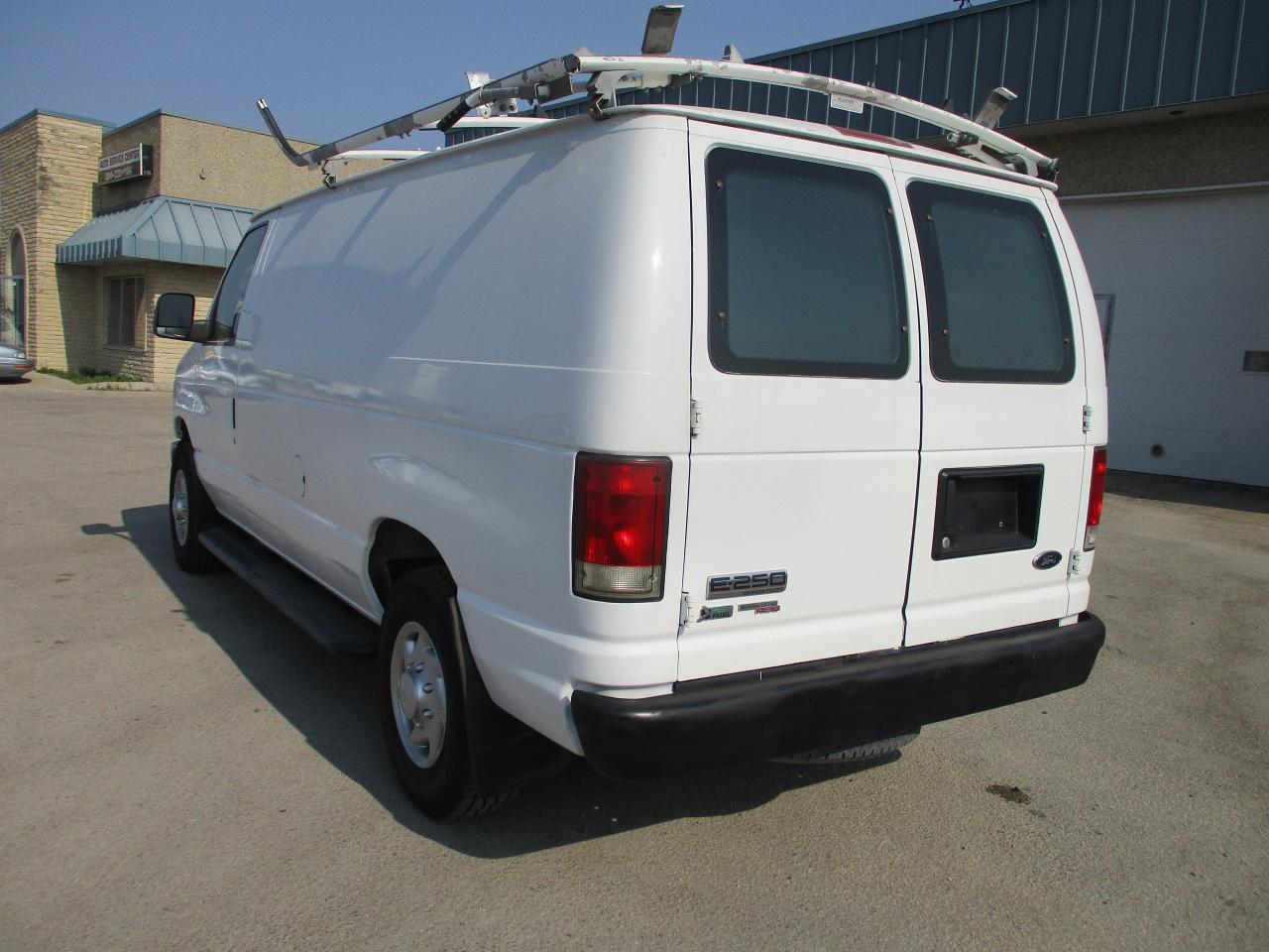 2014 Ford Econoline Commercial - Photo #6