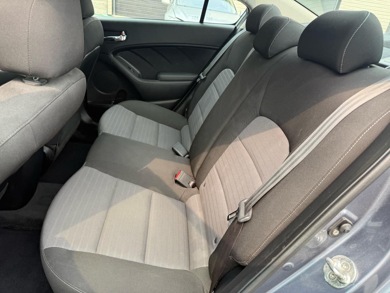 2018 Kia Forte S - Photo #10