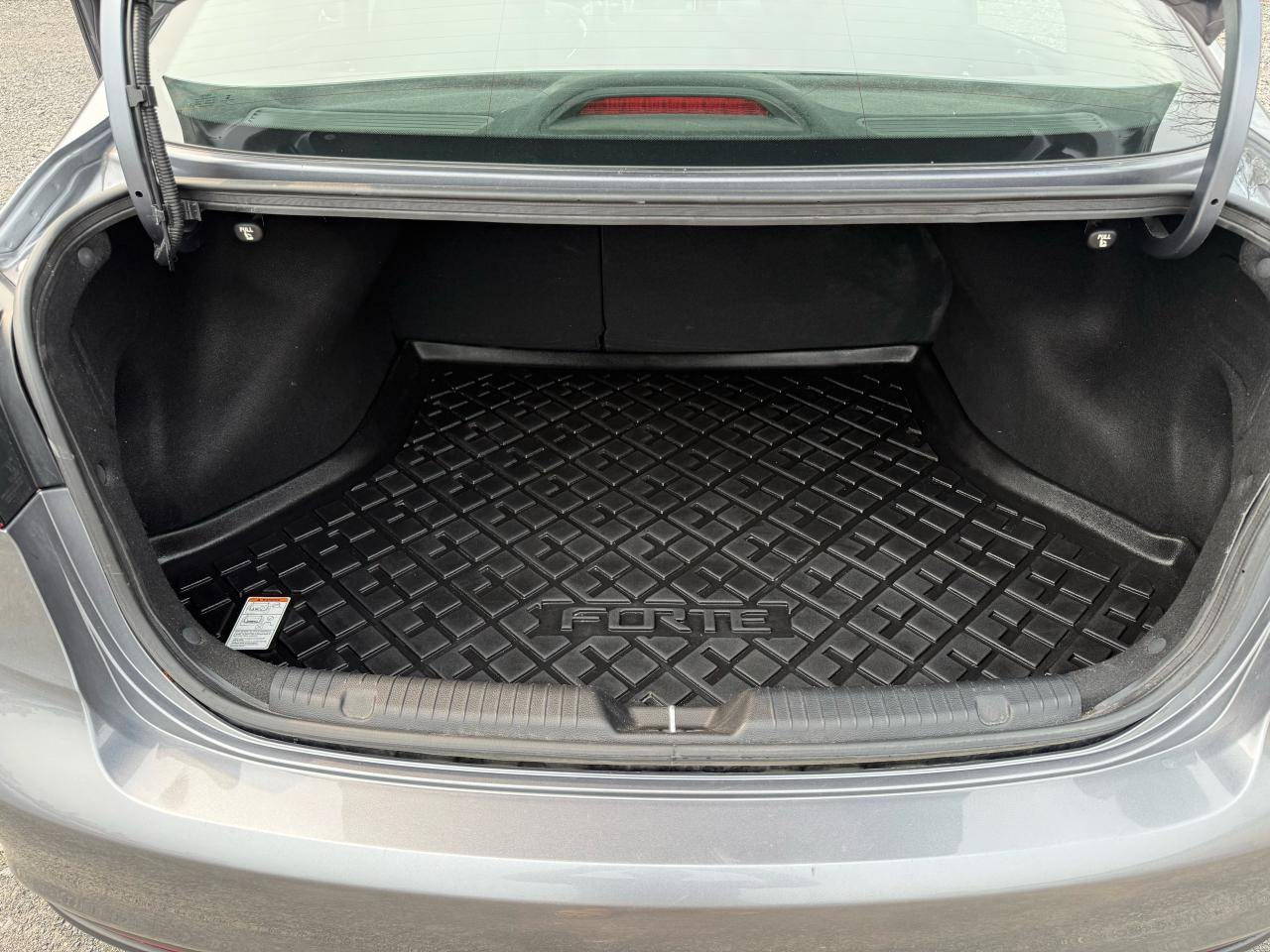 2018 Kia Forte S - Photo #14