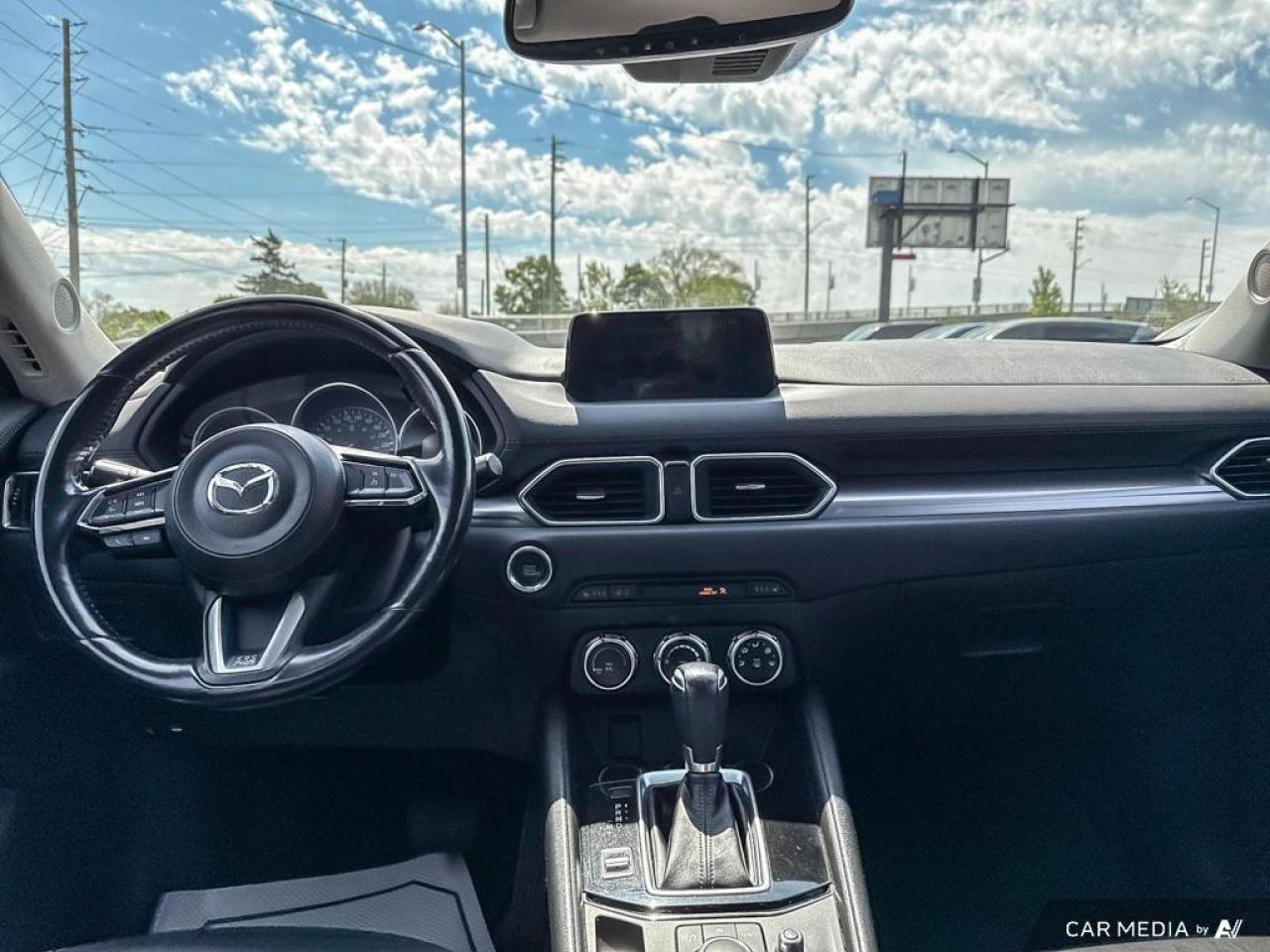 2017 Mazda CX-5 GS / LEATHER / NAV / POWER TAILGATE / HTD SEATS - Photo #11