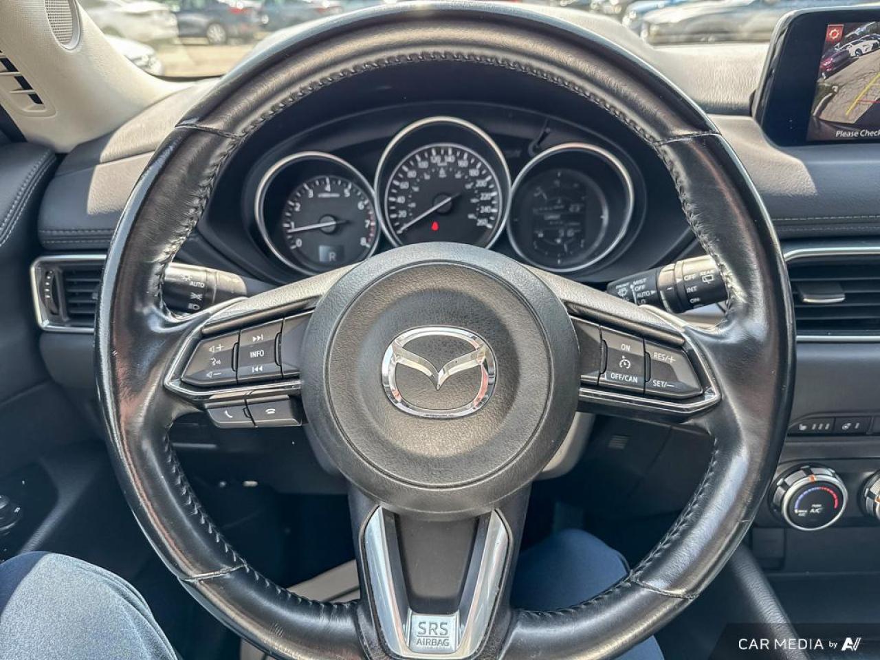2017 Mazda CX-5 GS / LEATHER / NAV / POWER TAILGATE / HTD SEATS - Photo #18