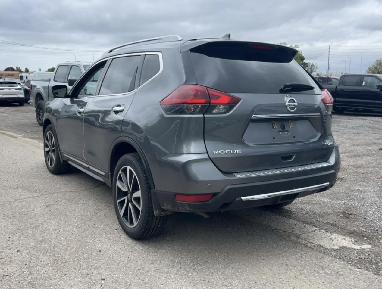 2019 Nissan Rogue SL - Photo #3