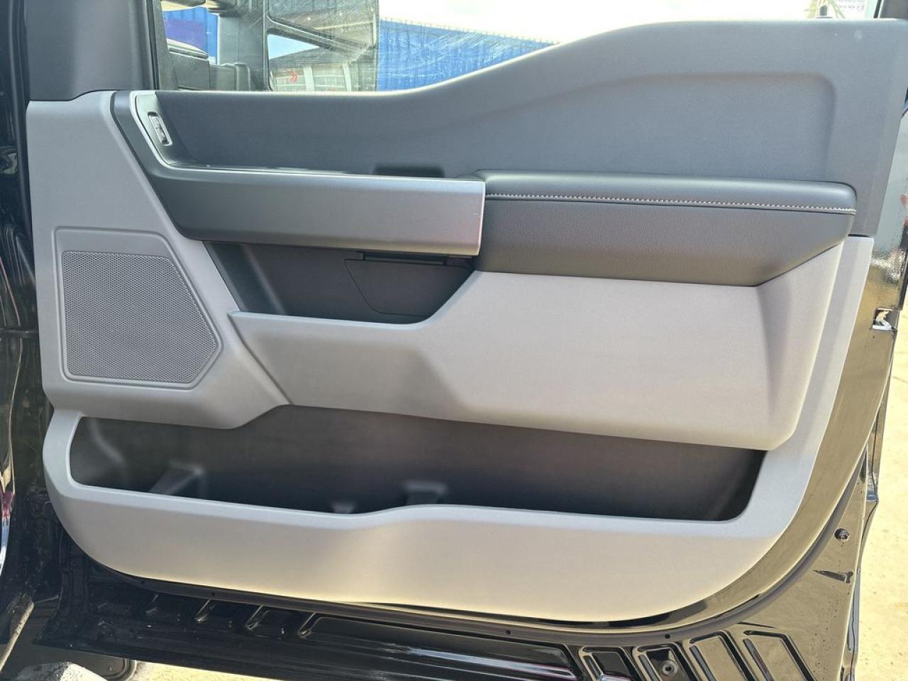 2025 Ford F-350 Super Duty SRW XLT 8' Box 613A Photo5