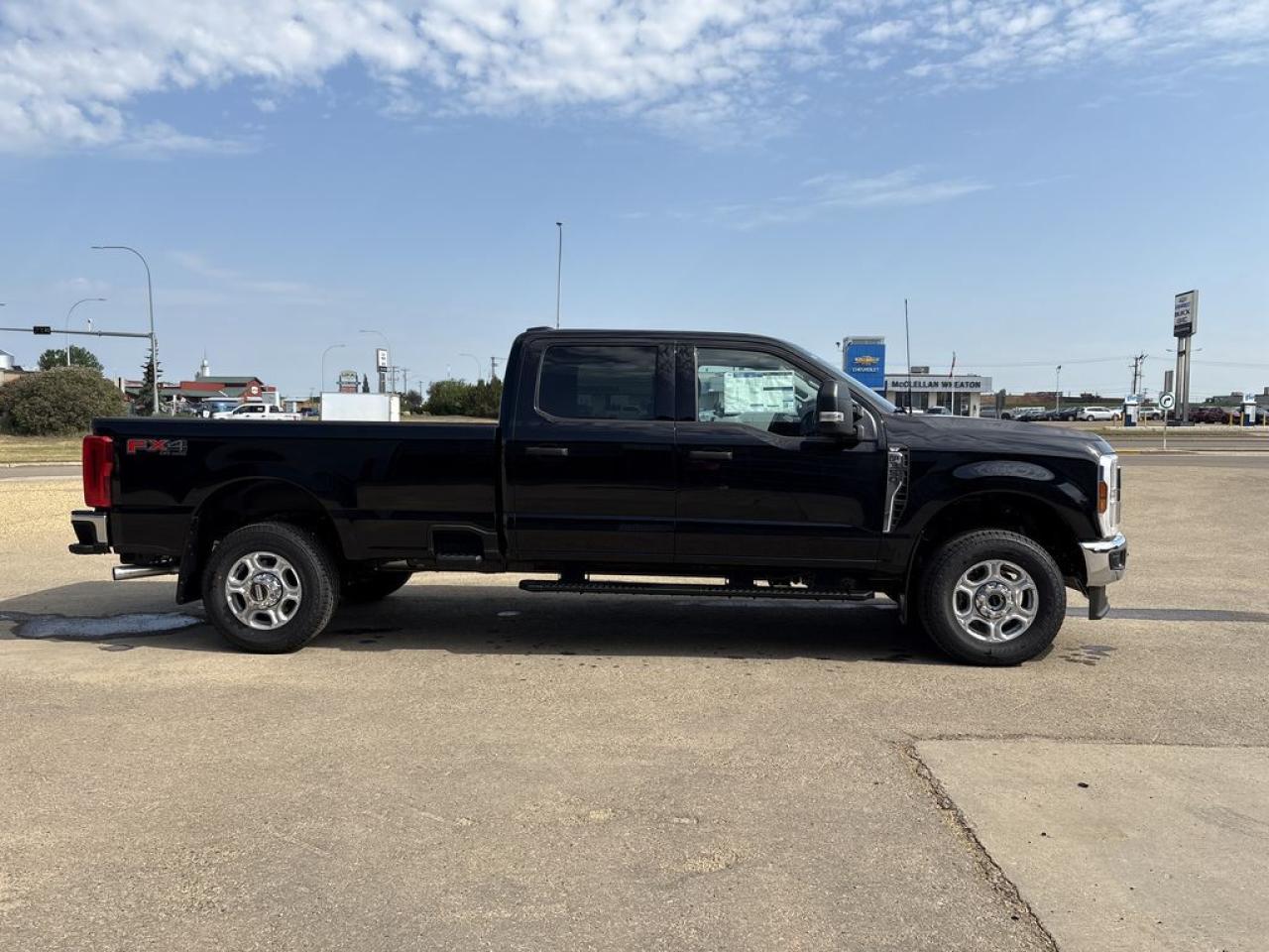 2025 Ford F-350 Super Duty SRW XLT 8' Box 613A Photo5