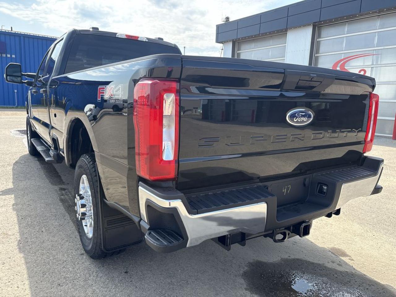 2025 Ford F-350 Super Duty SRW XLT 8' Box 613A Photo5