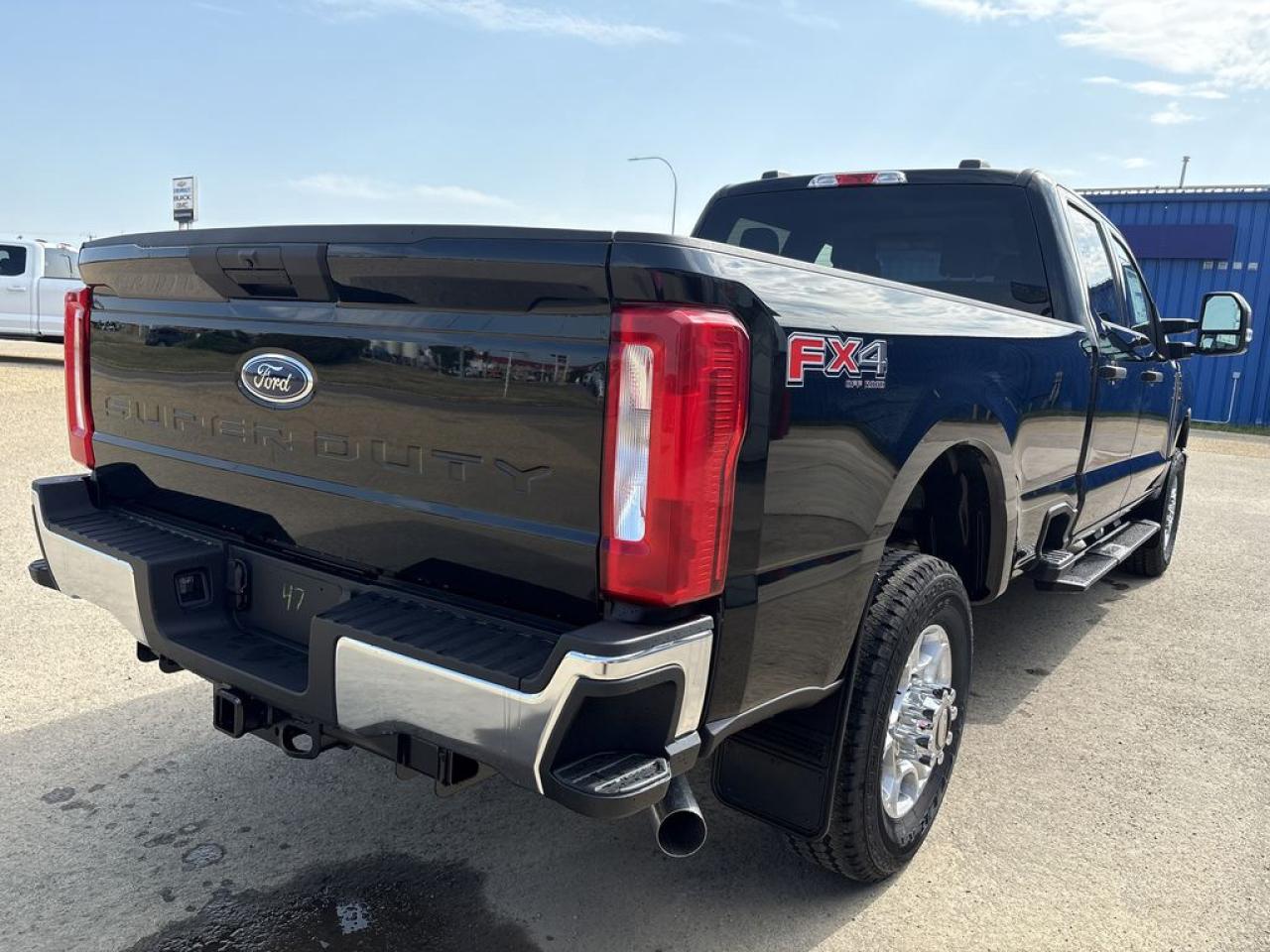 2025 Ford F-350 Super Duty SRW XLT 8' Box 613A Photo5