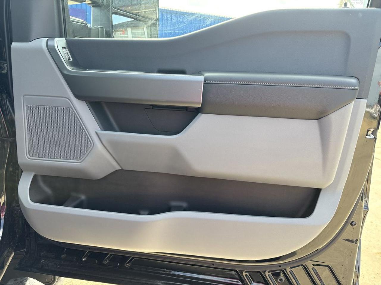 2025 Ford F-350 Super Duty SRW XLT 8' Box 613A Photo5