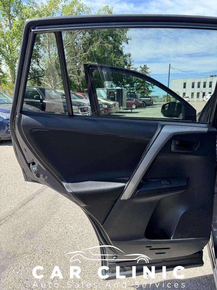2018 Toyota RAV4 LE - Photo #11