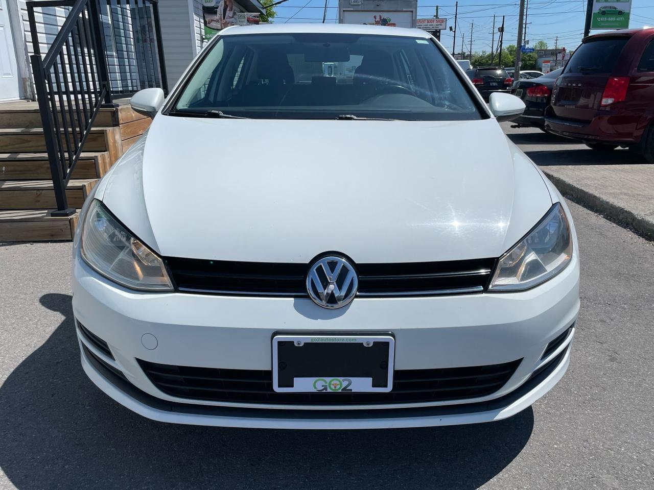 2016 Volkswagen Golf TRENDLINE - Photo #2