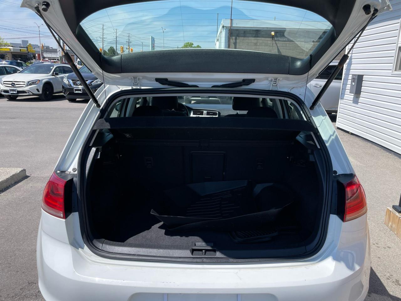 2016 Volkswagen Golf TRENDLINE - Photo #7