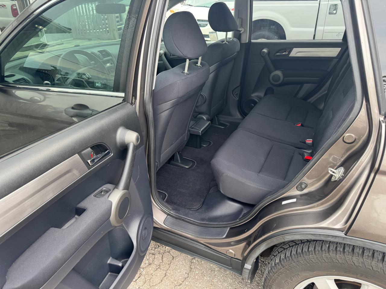 2010 Honda CR-V LX - Photo #17