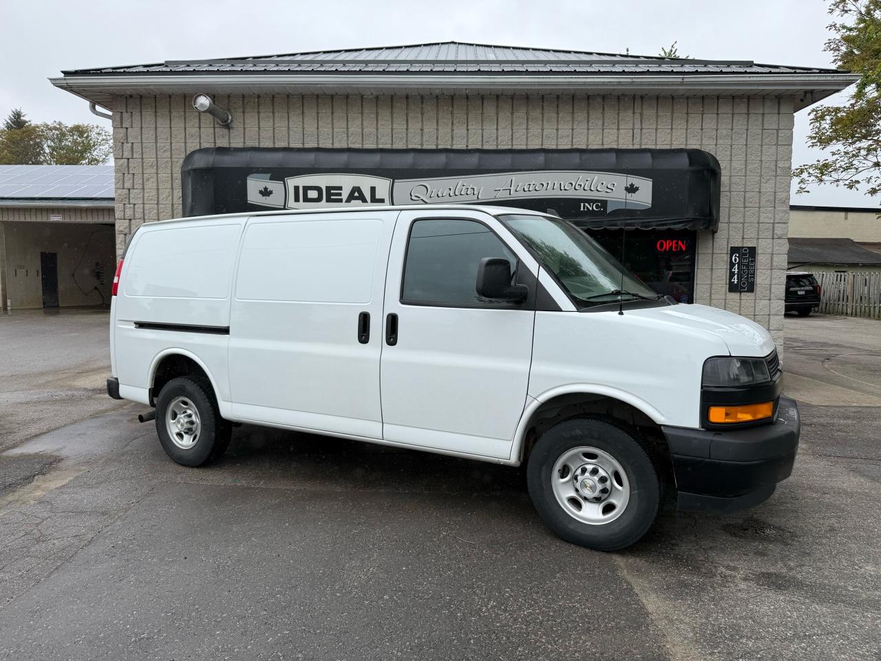 Used 2023 Chevrolet Express Cargo Van Cargo for sale in Mount Brydges, ON