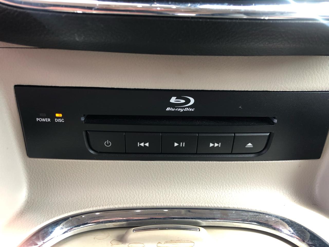 2016 Chrysler Town & Country TOURING - Photo #10