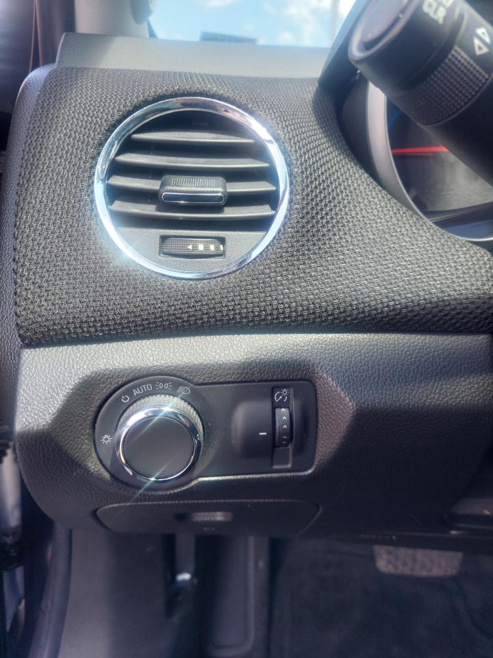 2015 Chevrolet Cruze 2LT - Photo #17