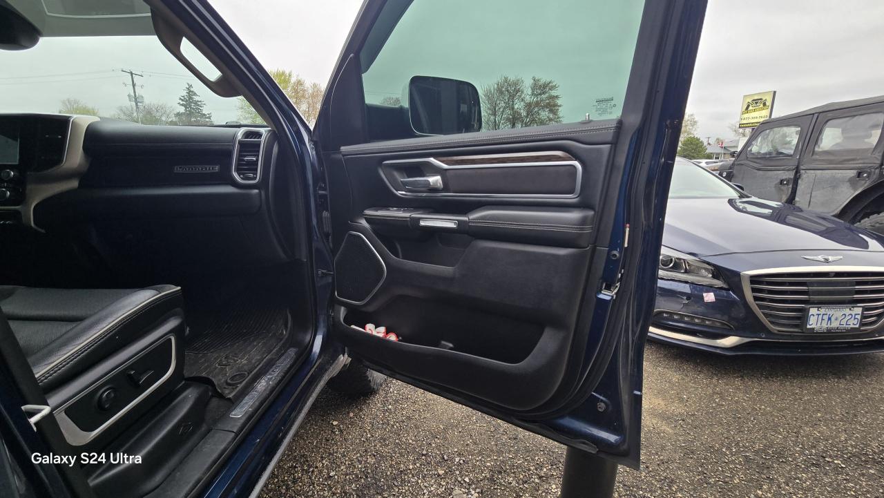 2020 RAM 1500 Laramie - Photo #6