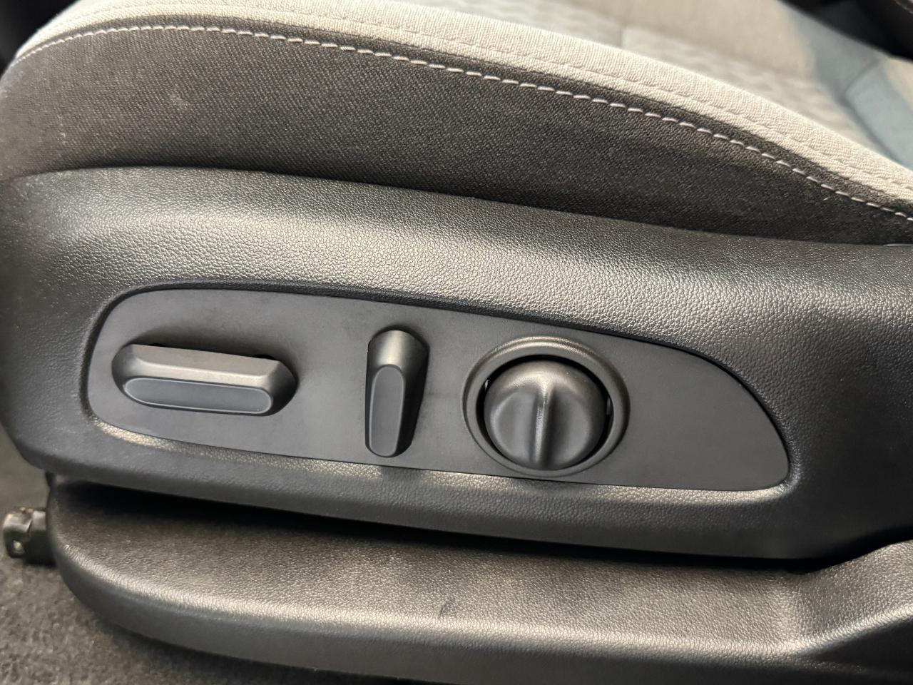 2022 Chevrolet Equinox LS+New Brakes+Camera+Collision Alert+CLEAN CARFAX - Photo #47