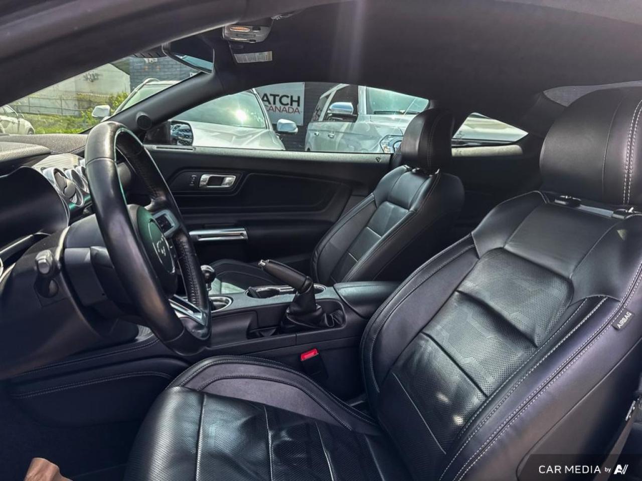 2019 Ford Mustang GT PREMIUM FASTBACK / NO ACCIDENTS / LEATHER / NAV - Photo #10